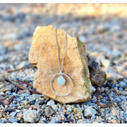 Collier Moon Circle Femme – Cercle & Intuition | Création Cannes