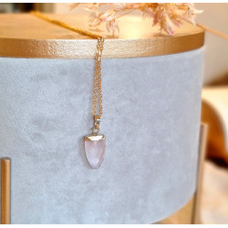 Collier Quartz Rose Doré Femme – Tendresse & Lumière | Création Cannes