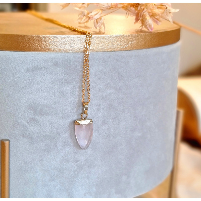 Collier Quartz Rose Doré Femme – Tendresse & Lumière | Création Cannes