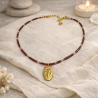 Collier Grenat & Pierre de Soleil Femme – Médaille Dorée Spirituelle | Création Cannes